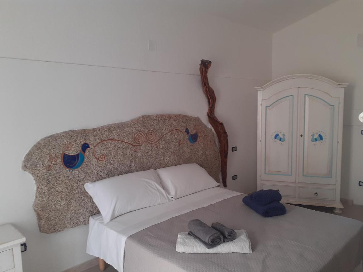 Bed And Breakfast Murales ออร์โกโซโล ภายนอก รูปภาพ