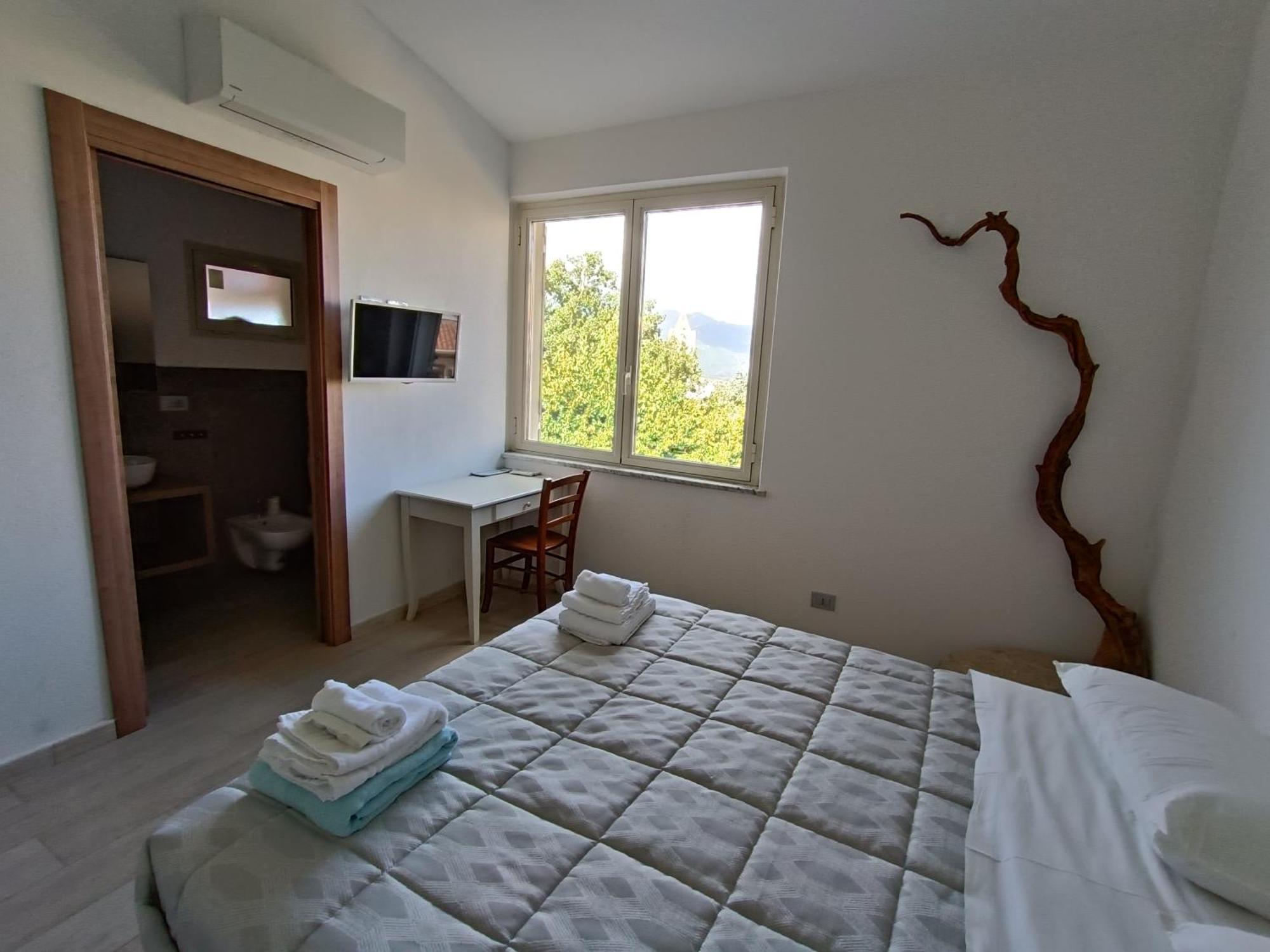 Bed And Breakfast Murales ออร์โกโซโล ห้อง รูปภาพ