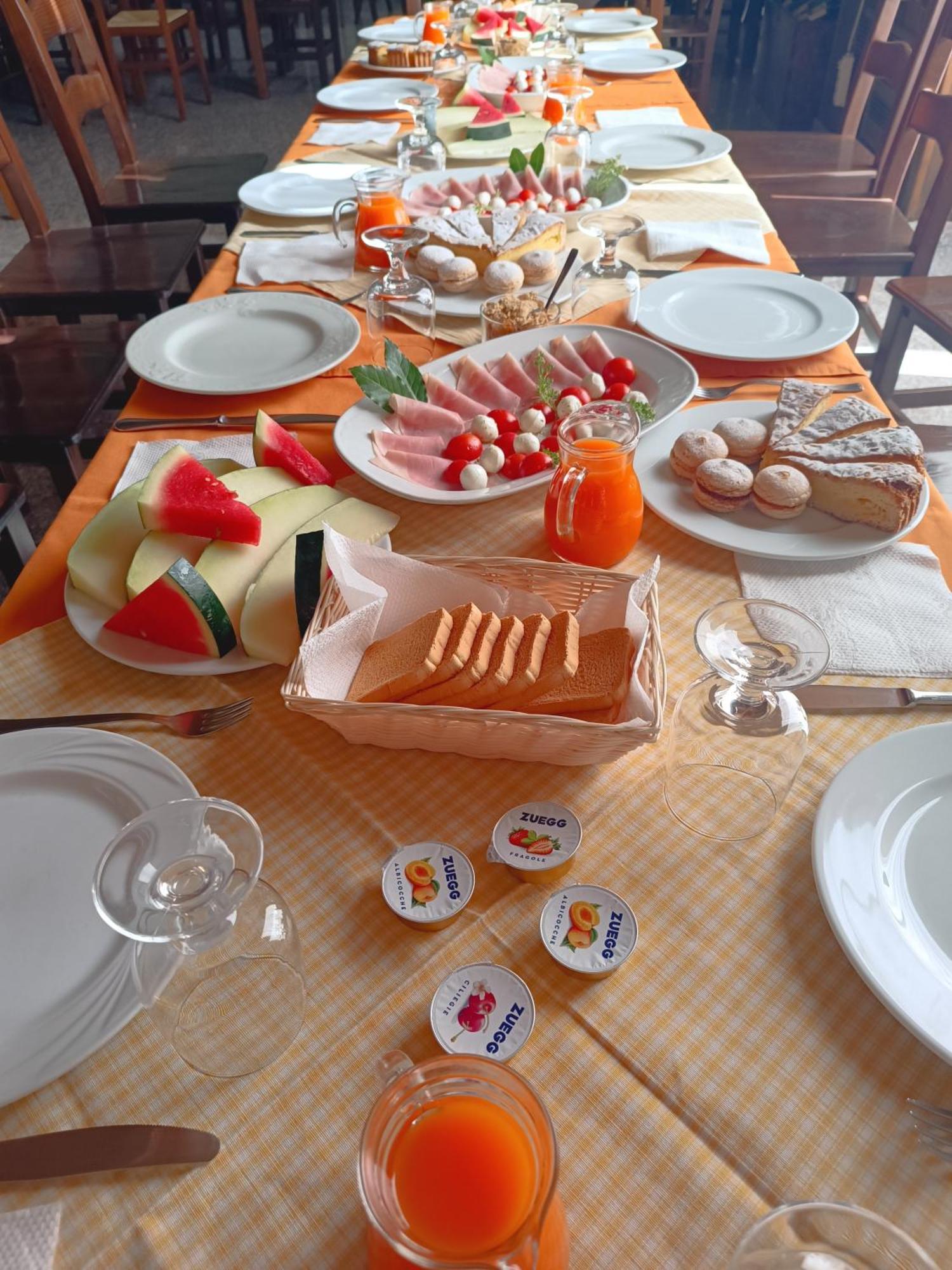 Bed And Breakfast Murales ออร์โกโซโล ภายนอก รูปภาพ