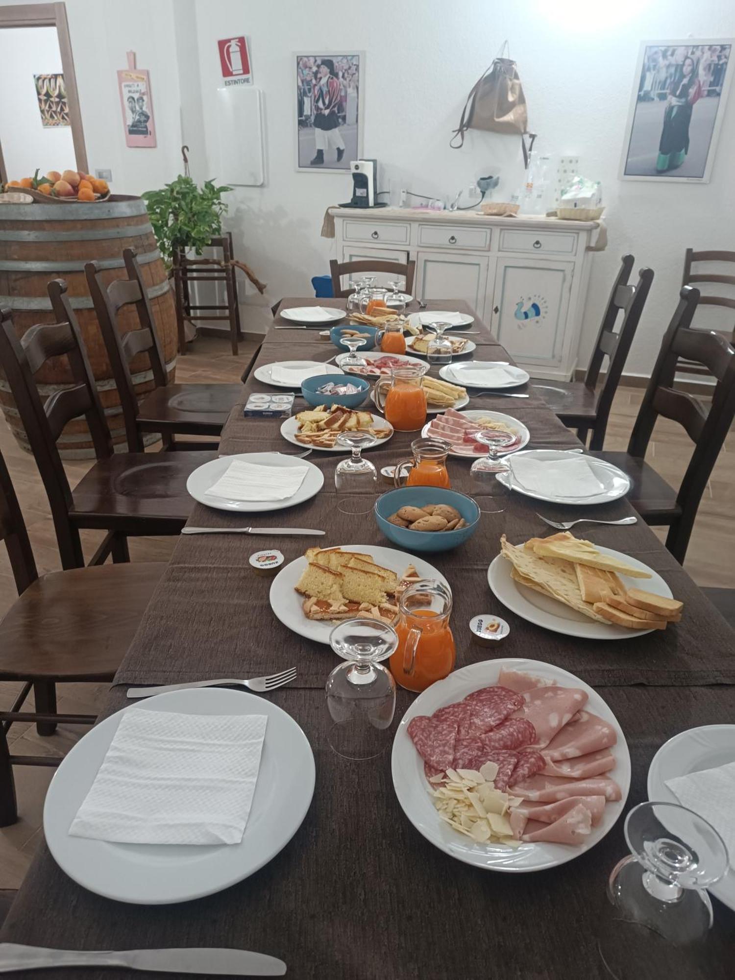 Bed And Breakfast Murales ออร์โกโซโล ภายนอก รูปภาพ